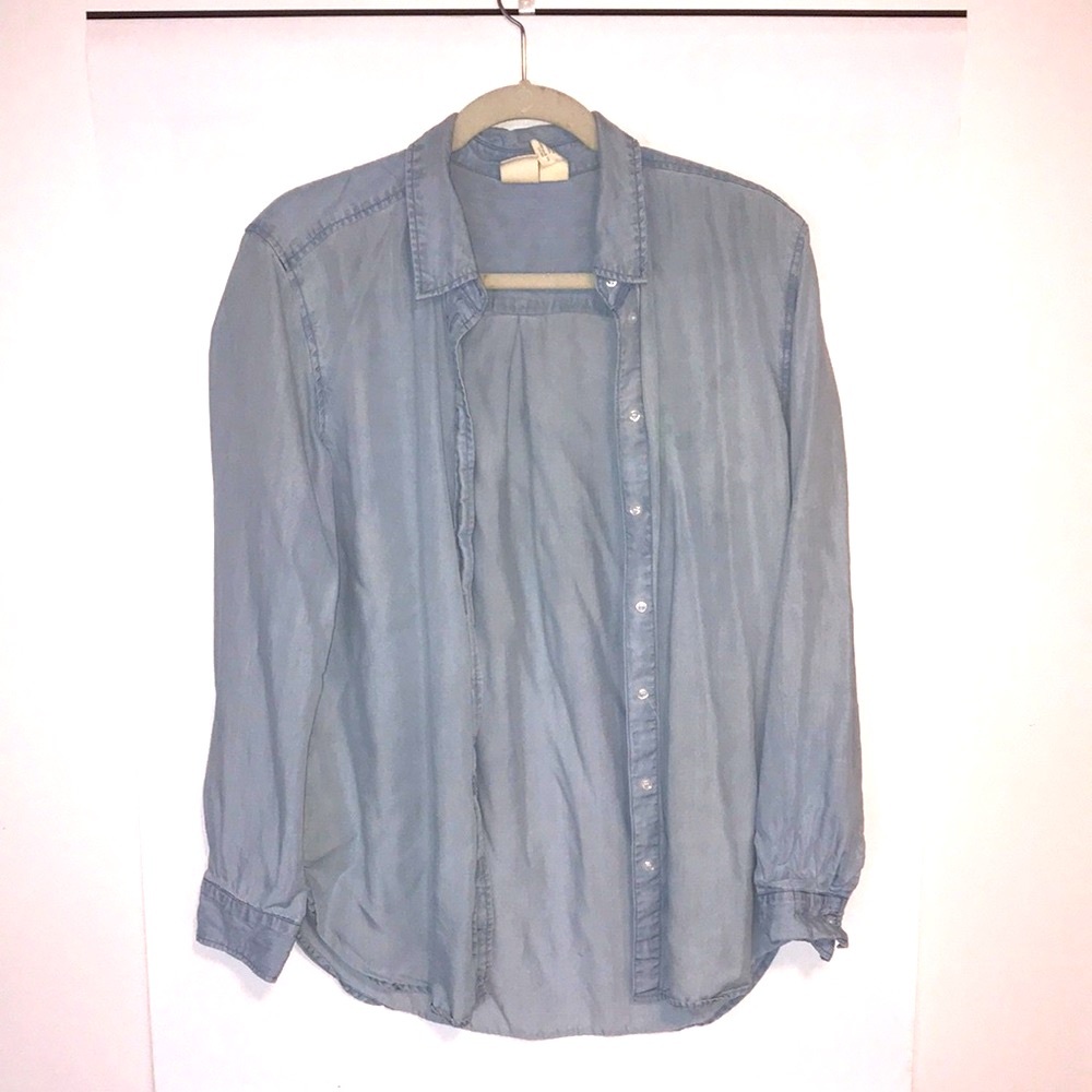 H&M button down woman’s size 4 worn 4 times